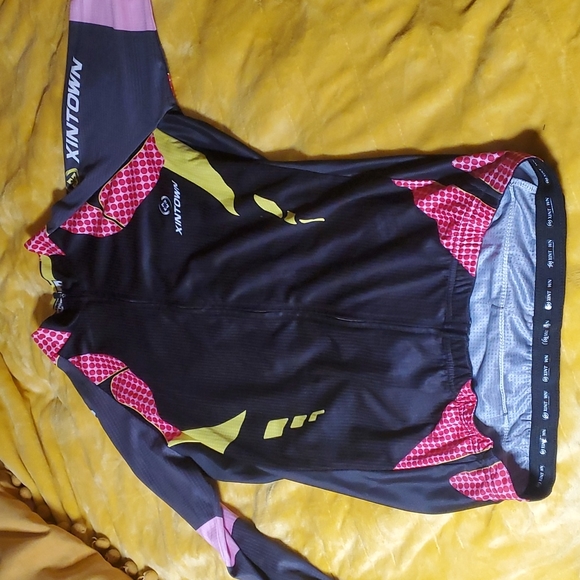 Like New 🖤 Cycle Jersey - Picture 1 of 12